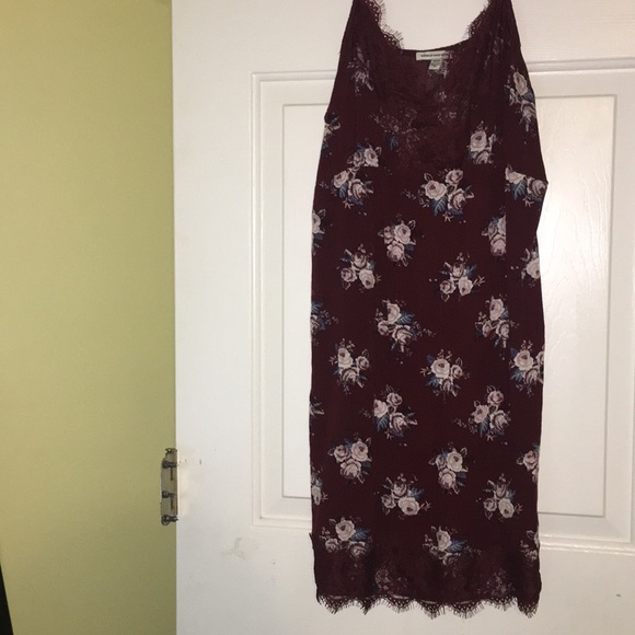 American Eagle Outfitters Dresses & Skirts - A maroon dress